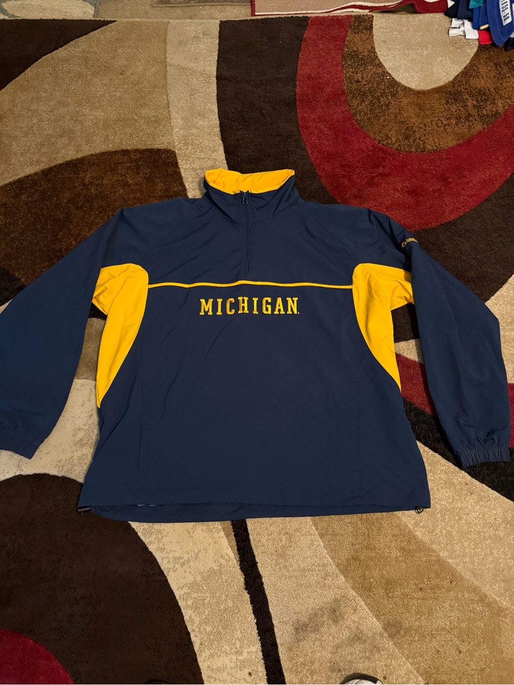 Michigan Wolverines football/basketball team jacket great feel and colors XXL